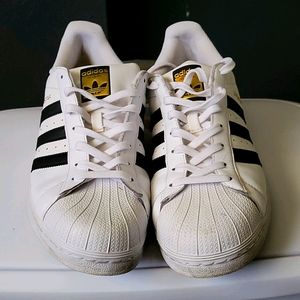 Adidas superstars